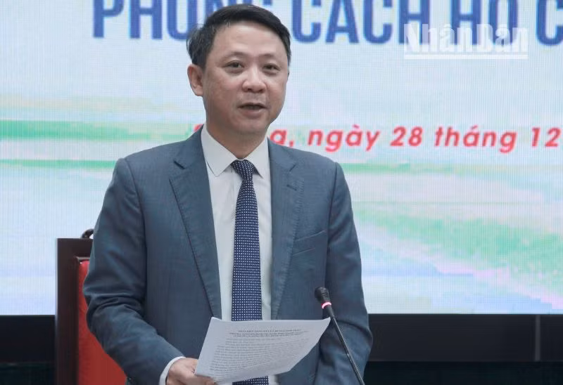PGS,TS Nguyễn Ngọc Hà, Phó Tổng Biên tập Tạp chí Cộng sản phát biểu tại hội thảo.