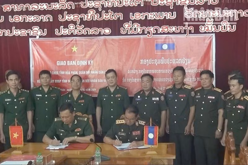 Bộ Chỉ huy Bộ đội Biên phòng tỉnh Sơn La (Việt Nam) và Bộ Chỉ huy Quân sự tỉnh Huaphan (Lào) thường xuyên tổ chức gặp mặt, trao đổi thông tin, tình hình định kỳ và ghi những biên bản Ghi nhớ trong công tác bảo vệ biên giới. Bộ Chỉ huy Bộ đội Biên phòng tỉnh Sơn La (Việt Nam) và Bộ Chỉ huy Quân sự tỉnh Huaphan (Lào) thường xuyên tổ chức gặp mặt, trao đổi thông tin, tình hình định kỳ và ghi những biên bản Ghi nhớ trong công tác bảo vệ biên giới.