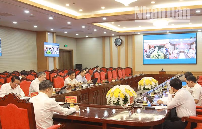 Cuộc họp được tổ chức trực tuyến với các huyện, thị xã.