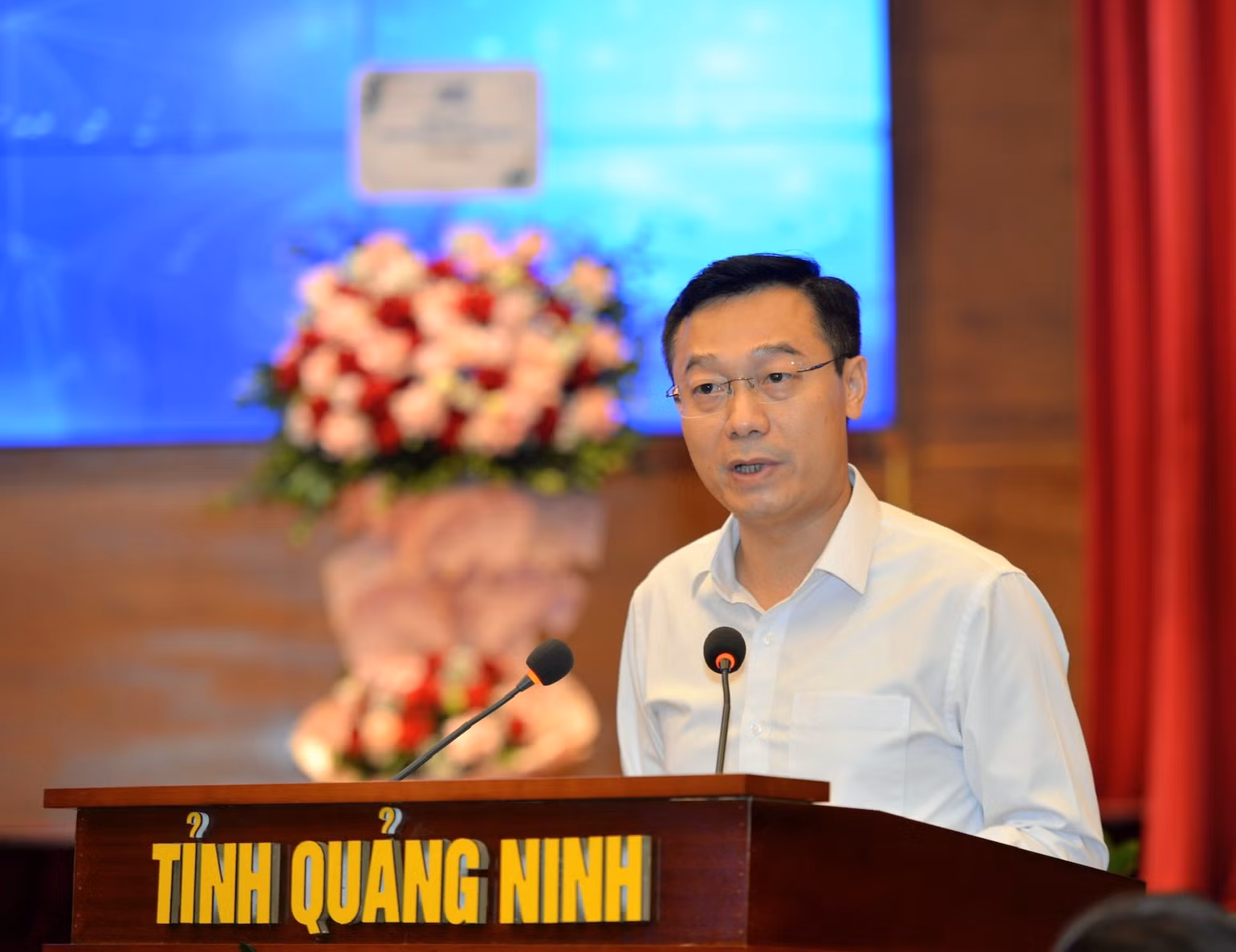 Tổng Biên tập, Giám đốc Trung tâm truyền thông tỉnh Quảng Ninh Nguyễn Thế Lãm phát biểu khai mạc hội thảo. Tổng Biên tập, Giám đốc Trung tâm truyền thông tỉnh Quảng Ninh Nguyễn Thế Lãm phát biểu khai mạc hội thảo.