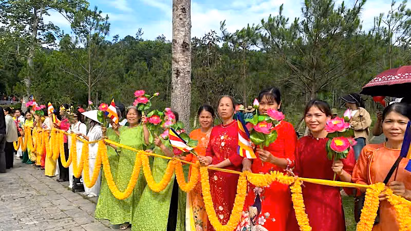Công tác bảo đảm an ninh, trật tự cho người dân và du khách về chiêm bái xá lợi Đức Phật được bố trí thuận tiện và kiểm soát nghiêm ngặt.
