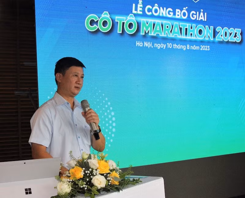 Phó Chủ tịch Ủy ban nhân dân huyện Cô Tô Đỗ Huy Thông phát biểu tại buổi lễ phát động.