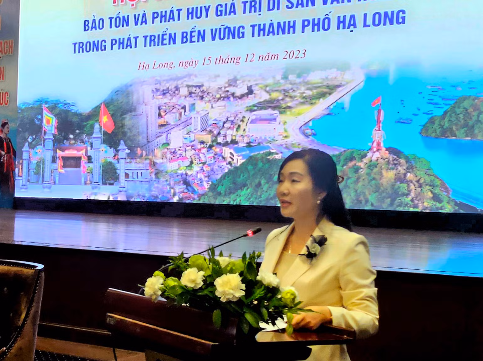 Phó Chủ tịch Ủy ban nhân dân tỉnh Quảng Ninh Nguyễn Thị Hạnh phát biểu chỉ đạo tại Hội thảo.