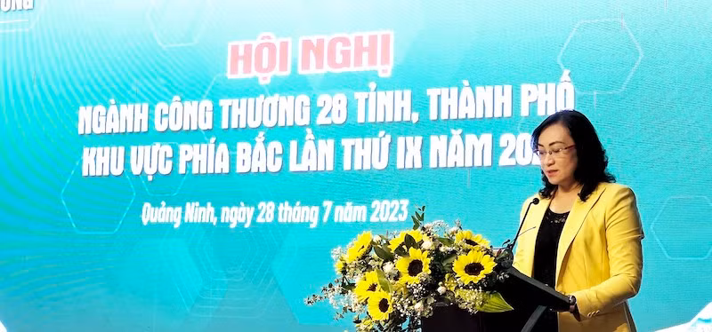 Thứ trưởng Công thương Phan Thị Thắng phát biểu khai mạc hội nghị.