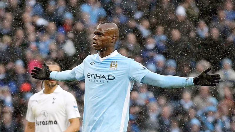 Mario Balotelli được biết đến với biệt danh như "ngựa chứng", "cậu bé hư"... Mario Balotelli được biết đến với biệt danh như "ngựa chứng", "cậu bé hư"...