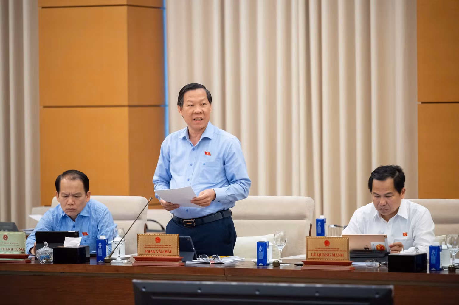Chủ nhiệm Ủy ban Kinh tế và Tài chính Phan Văn Mãi phát biểu. (Ảnh: ĐĂNG ANH)