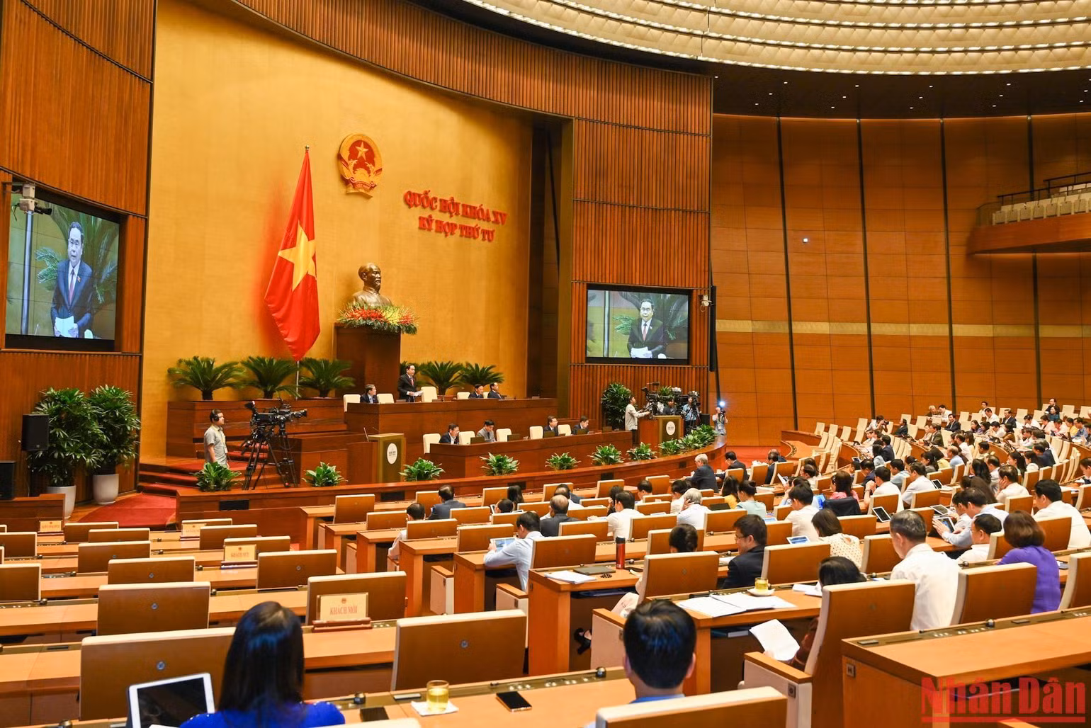 Quang cảnh phiên họp chiều 3/11. Ảnh: DUY LINH
