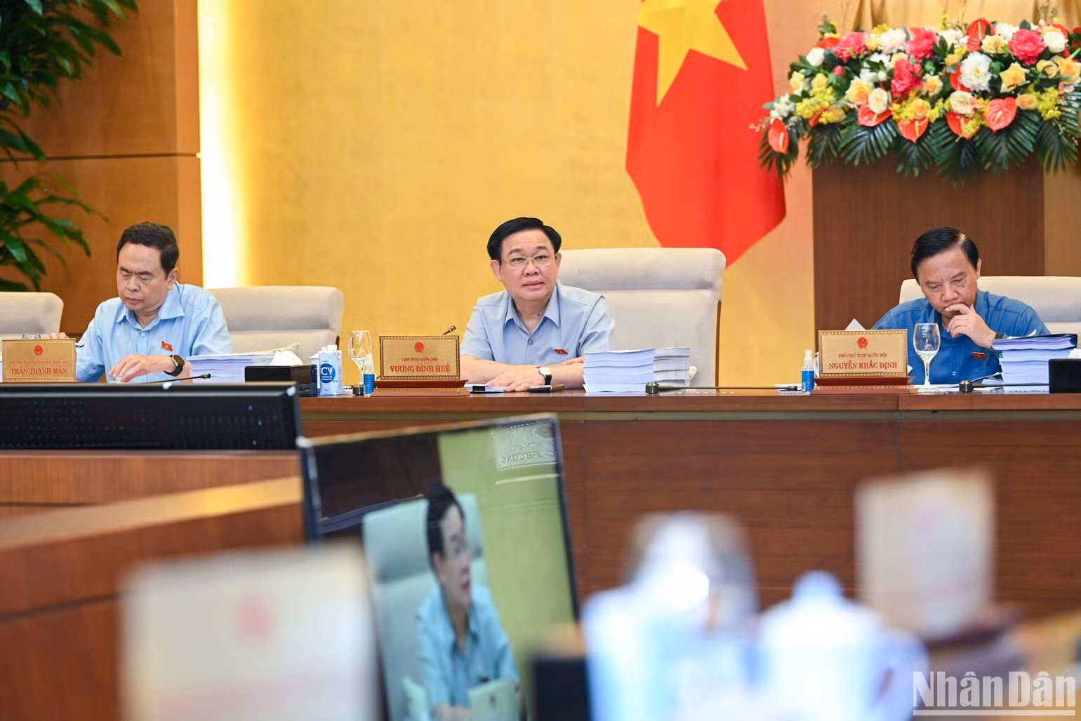 Chủ tịch Quốc hội Vương Đình Huệ chủ trì phiên họp. (Ảnh: DUY LINH) Chủ tịch Quốc hội Vương Đình Huệ chủ trì phiên họp. (Ảnh: DUY LINH)