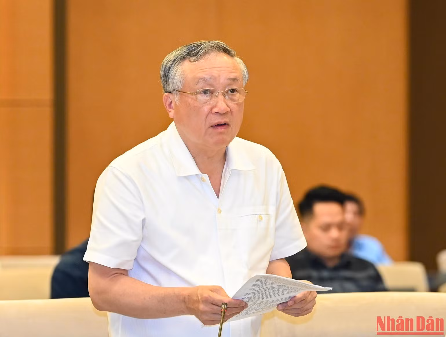 Chánh án Tòa án nhân dân tối cao Nguyễn Hòa Bình trình bày báo cáo tại phiên họp. (Ảnh: DUY LINH) Chánh án Tòa án nhân dân tối cao Nguyễn Hòa Bình trình bày báo cáo tại phiên họp. (Ảnh: DUY LINH)