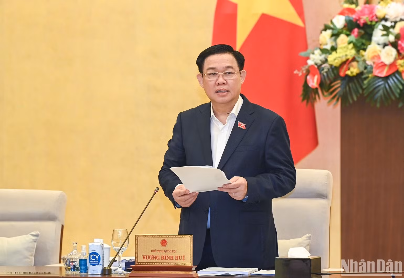 Chủ tịch Quốc hội Vương Đình Huệ đề nghị Ủy ban Thường vụ Quốc hội tập trung cho ý kiến về một số vấn đề quan trọng nhất của dự án Luật Lưu trữ (sửa đổi). (Ảnh: DUY LINH) Chủ tịch Quốc hội Vương Đình Huệ đề nghị Ủy ban Thường vụ Quốc hội tập trung cho ý kiến về một số vấn đề quan trọng nhất của dự án Luật Lưu trữ (sửa đổi). (Ảnh: DUY LINH)