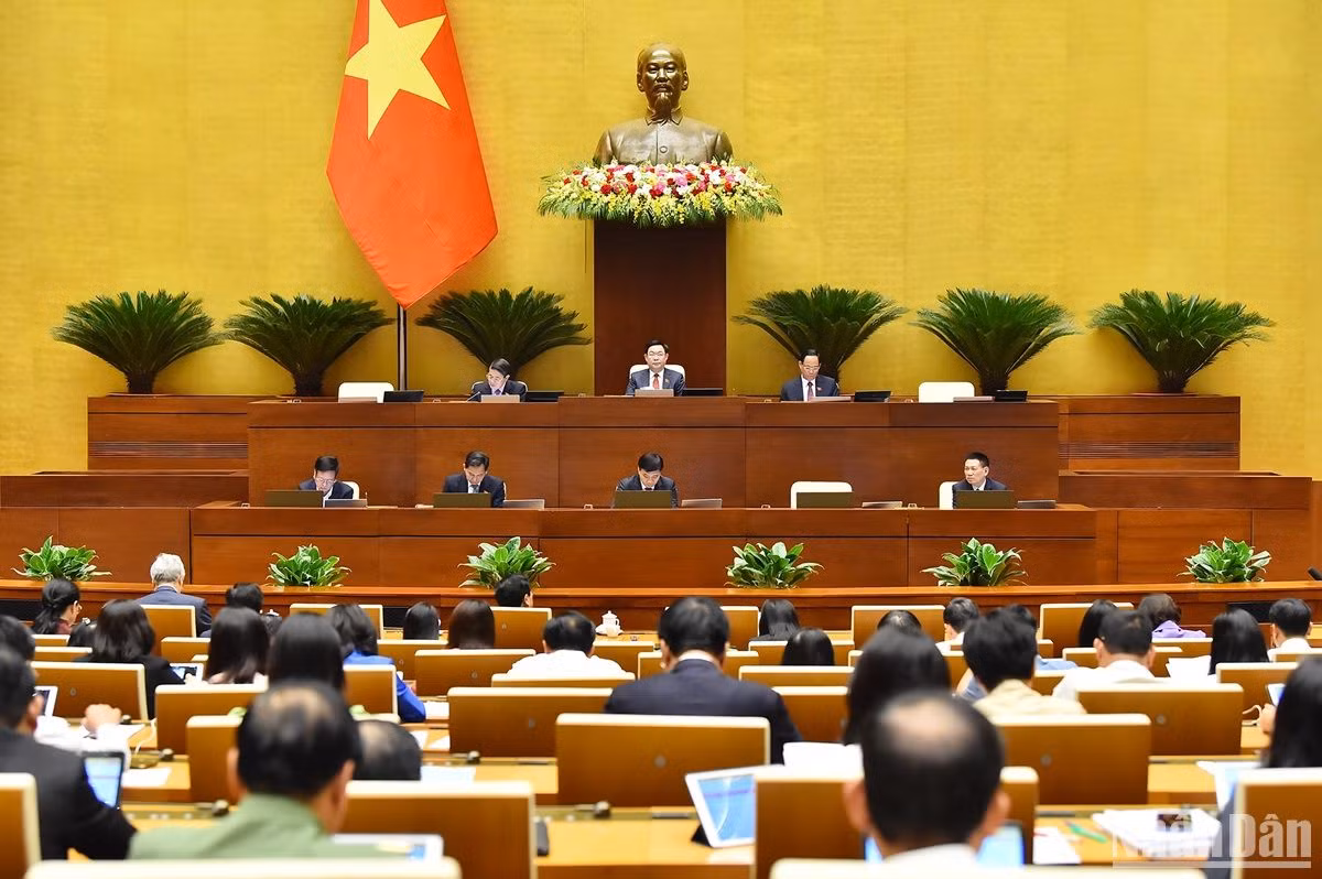 Quang cảnh phiên họp chiều 23/10. (Ảnh: THỦY NGUYÊN)