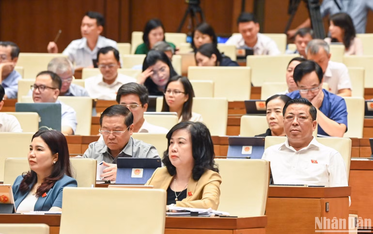 Các đại biểu dự phiên họp sáng 6/6. (Ảnh: DUY LINH) Các đại biểu dự phiên họp sáng 6/6. (Ảnh: DUY LINH)
