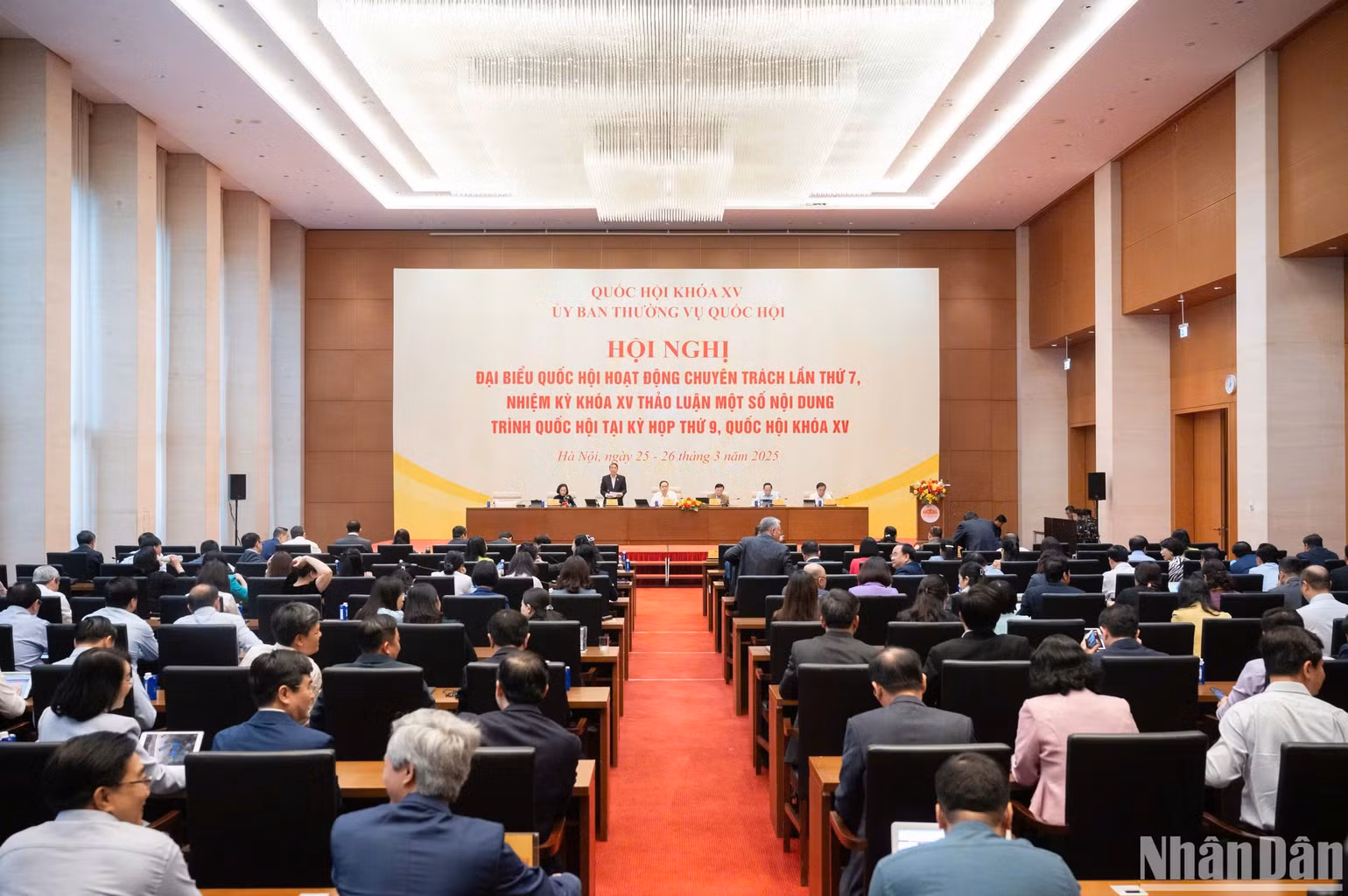 Quang cảnh phiên họp sáng 25/3. (Ảnh: DUY LINH)