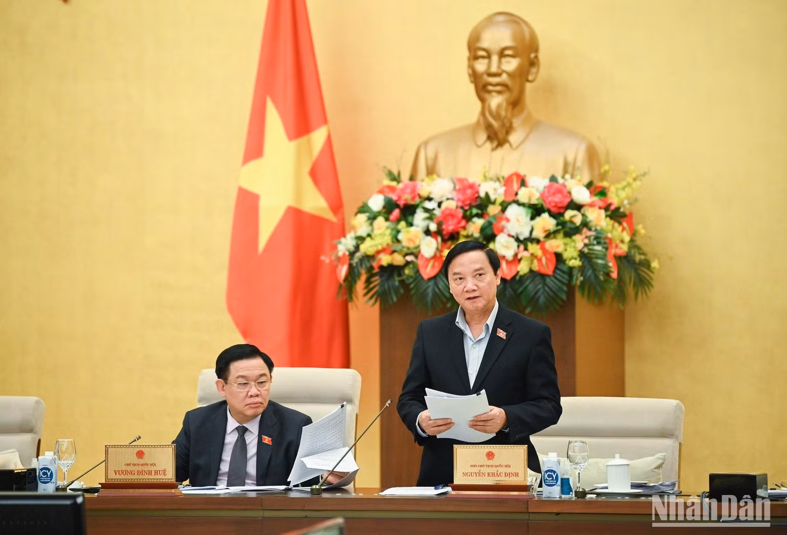 Phó Chủ tịch Quốc hội Nguyễn Khắc Định góp ý kiến vào dự thảo Nghị quyết. (Ảnh: DUY LINH)