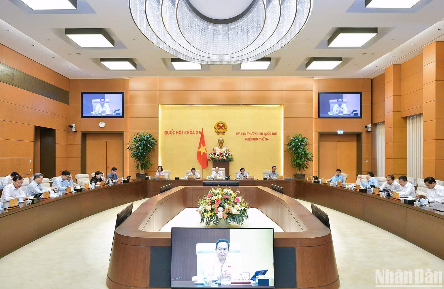 Quang cảnh phiên họp. (Ảnh: DUY LINH)