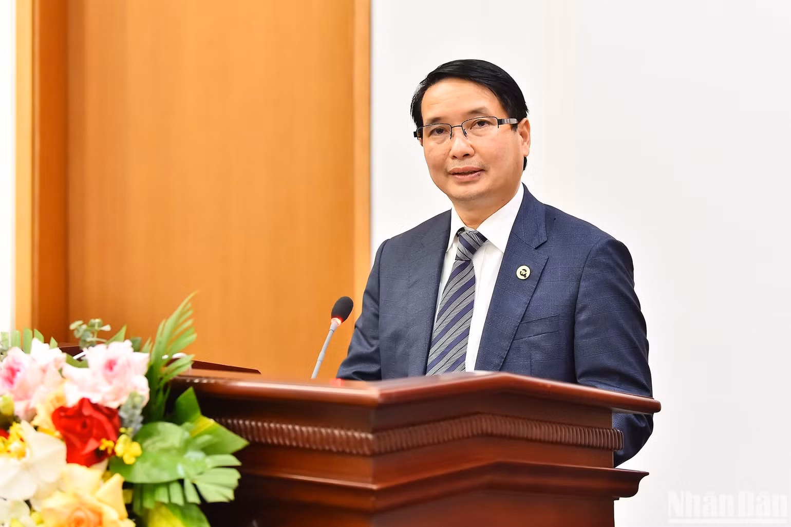 Phó Chủ nhiệm Văn phòng Quốc hội Phạm Thái Hà thông tin về kết quả của Kỳ họp. (Ảnh: THỦY NGUYÊN)