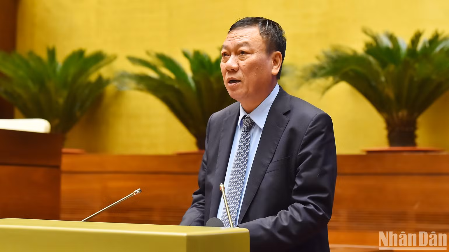 Tổng Thanh tra Chính phủ Đoàn Hồng Phong trình bày báo cáo về công tác tiếp công dân, giải quyết khiếu nại, tố cáo về hành chính năm 2024. (Ảnh: THỦY NGUYÊN) Tổng Thanh tra Chính phủ Đoàn Hồng Phong trình bày báo cáo về công tác tiếp công dân, giải quyết khiếu nại, tố cáo về hành chính năm 2024. (Ảnh: THỦY NGUYÊN)
