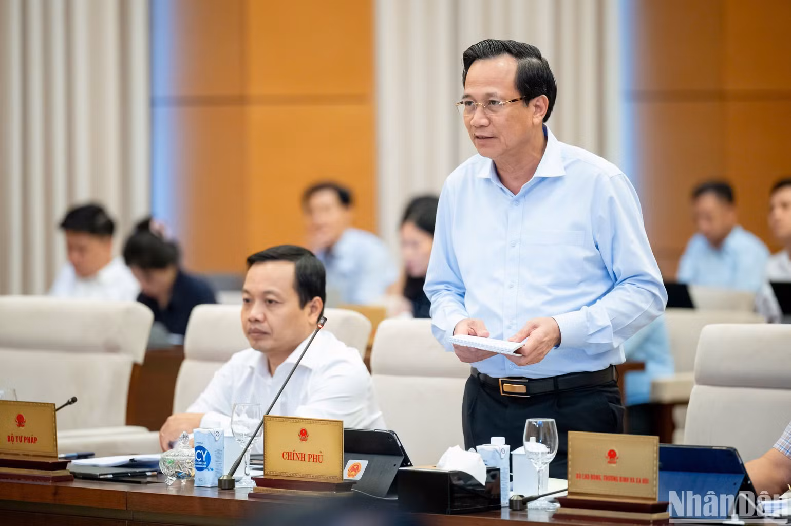 Bộ trưởng Lao động-Thương binh và Xã hội Đào Ngọc Dung trình bày tóm tắt nội dung dự án Luật Việc làm (sửa đổi). (Ảnh: DUY LINH)