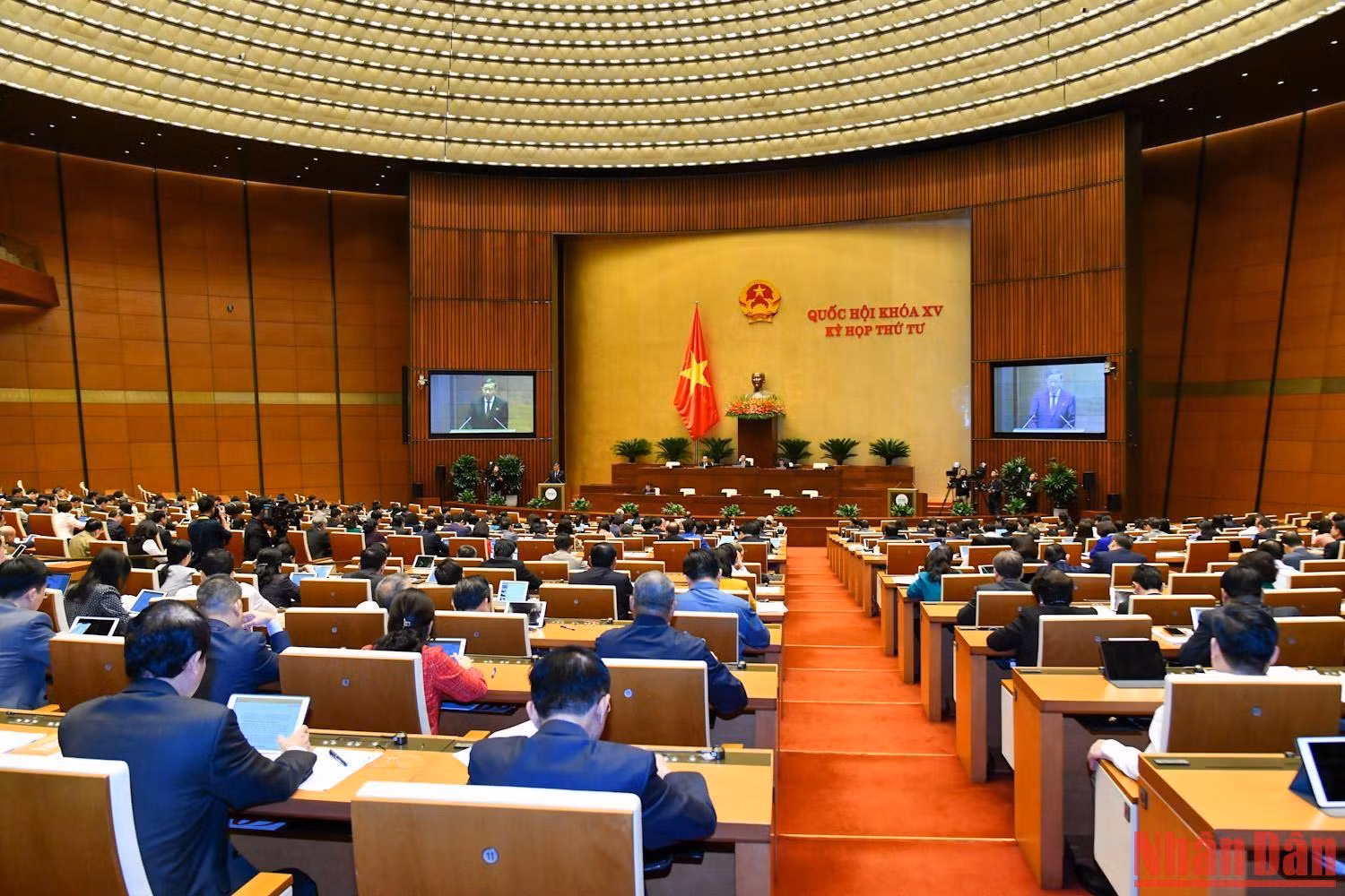 Quang cảnh phiên họp sáng 21/10. (Ảnh: THỦY NGUYÊN) Quang cảnh phiên họp sáng 21/10. (Ảnh: THỦY NGUYÊN)