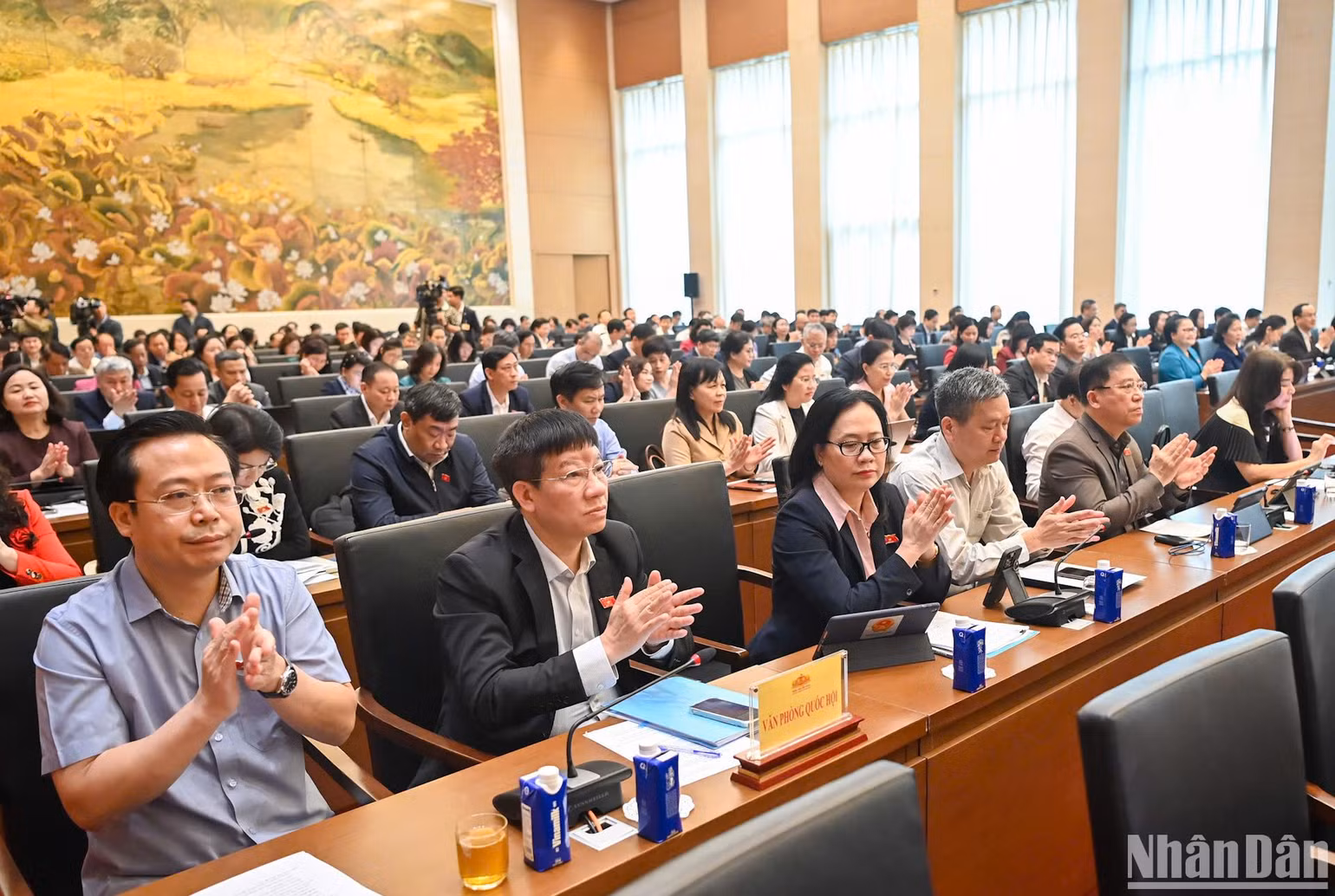 Các đại biểu Quốc hội dự Hội nghị. (Ảnh: DUY LINH)