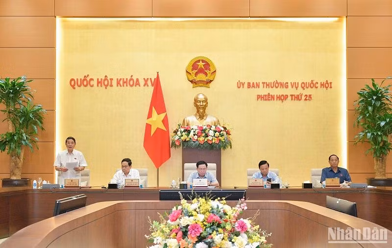 Phó Chủ tịch Quốc hội Nguyễn Đức Hải điều hành phiên họp. (Ảnh: DUY LINH) Phó Chủ tịch Quốc hội Nguyễn Đức Hải điều hành phiên họp. (Ảnh: DUY LINH)