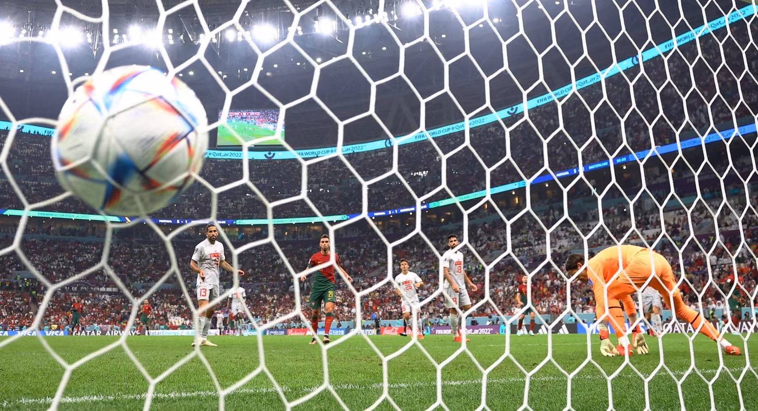 Thủ thành Yann Sommer của Thụy Sĩ đã trải qua một trận đấu đáng quên. (Ảnh: Reuters)