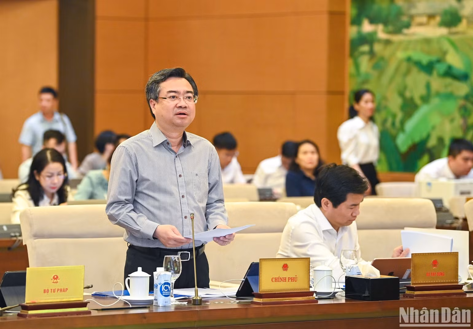 Bộ trưởng Xây dựng Nguyễn Thanh Nghị trình bày tờ trình về dự án Luật Quy hoạch đô thị và quy hoạch nông thôn. (Ảnh: DUY LINH) Bộ trưởng Xây dựng Nguyễn Thanh Nghị trình bày tờ trình về dự án Luật Quy hoạch đô thị và quy hoạch nông thôn. (Ảnh: DUY LINH)