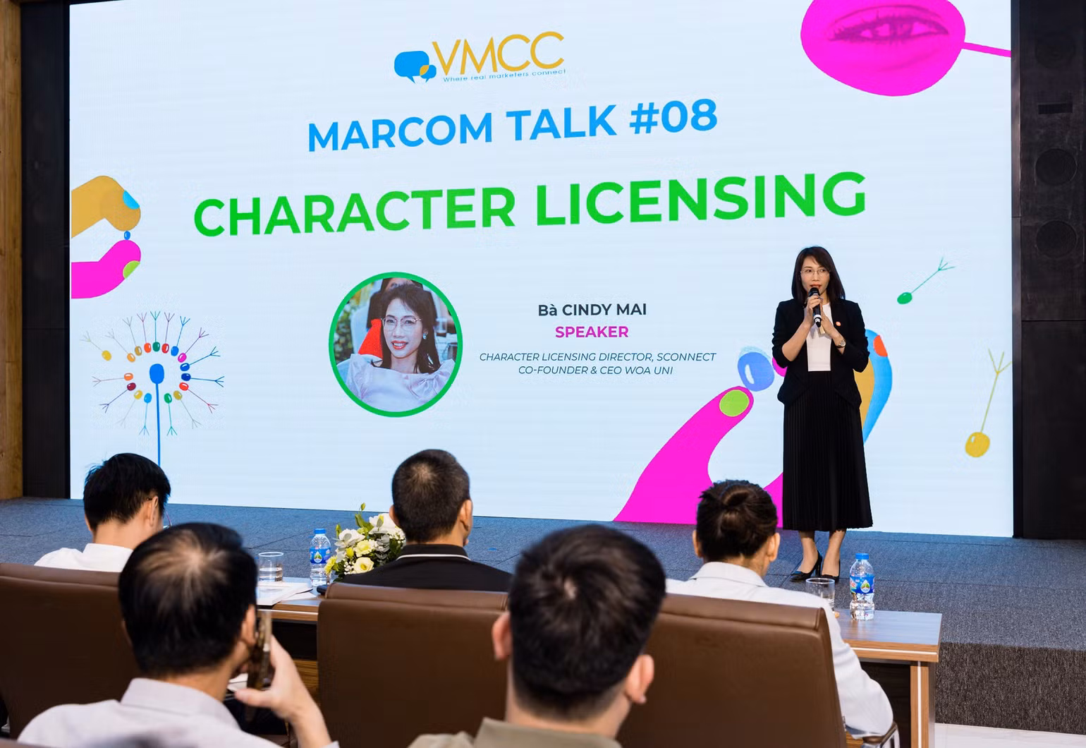 Bà Lại Thị Mai - Đồng sáng lập và Giám đốc điều hành WOA UNI - Công ty thành viên chuyên về mảng cấp quyền thương mại nhân vật của Sconnect chia sẻ tại hội thảo.