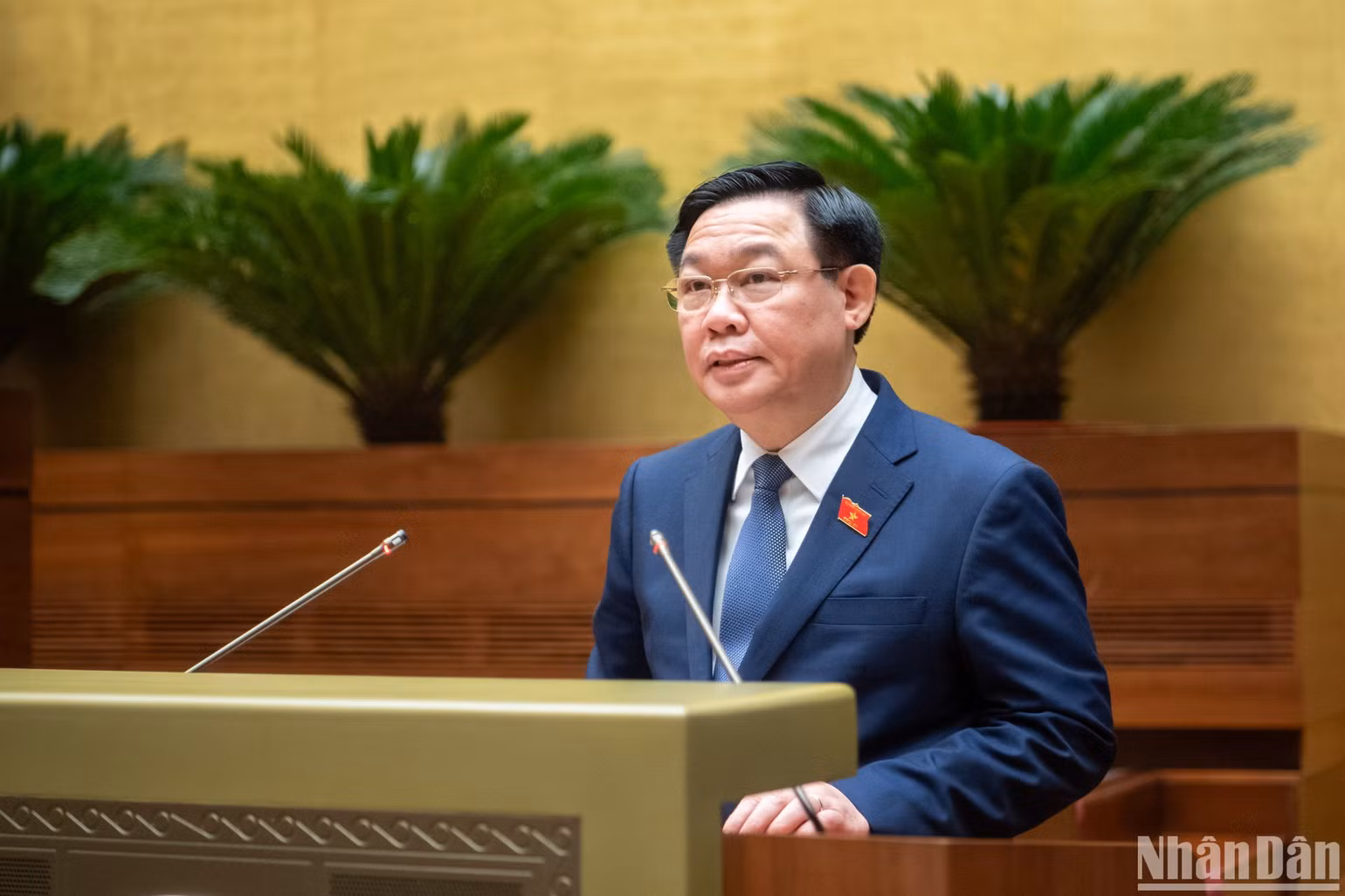 Chủ tịch Quốc hội Vương Đình Huệ đề nghị chuẩn bị ngay các điều kiện bảo đảm, ban hành và triển khai kế hoạch cụ thể để nhanh chóng đưa Luật Đất đai (sửa đổi) vào cuộc sống. (Ảnh: DUY LINH) Chủ tịch Quốc hội Vương Đình Huệ đề nghị chuẩn bị ngay các điều kiện bảo đảm, ban hành và triển khai kế hoạch cụ thể để nhanh chóng đưa Luật Đất đai (sửa đổi) vào cuộc sống. (Ảnh: DUY LINH)