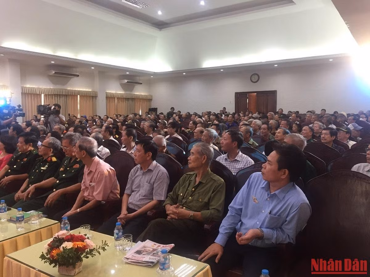 Các đại biểu tham dự chương trình.