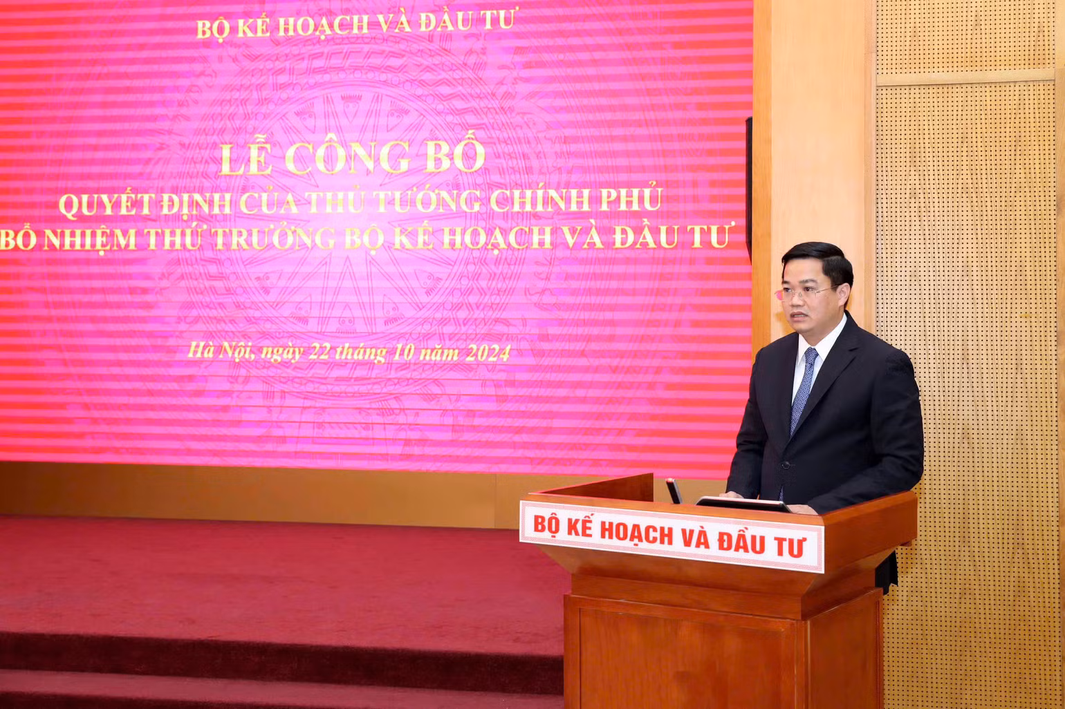 Thứ trưởng Kế hoạch và Đầu tư Nguyễn Đức Tâm phát biểu nhận nhiệm vụ. Thứ trưởng Kế hoạch và Đầu tư Nguyễn Đức Tâm phát biểu nhận nhiệm vụ.