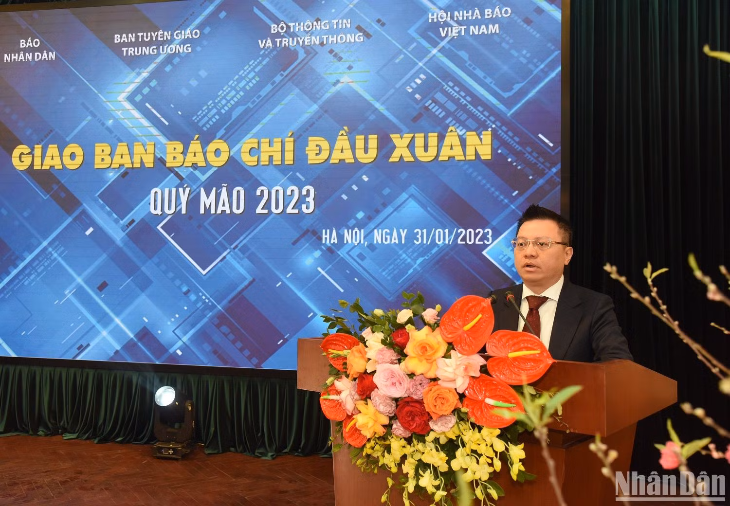 Tổng Biên tập Báo Nhân Dân Lê Quốc Minh phát biểu tại hội nghị. (Ảnh: TRẦN HẢI) Tổng Biên tập Báo Nhân Dân Lê Quốc Minh phát biểu tại hội nghị. (Ảnh: TRẦN HẢI)