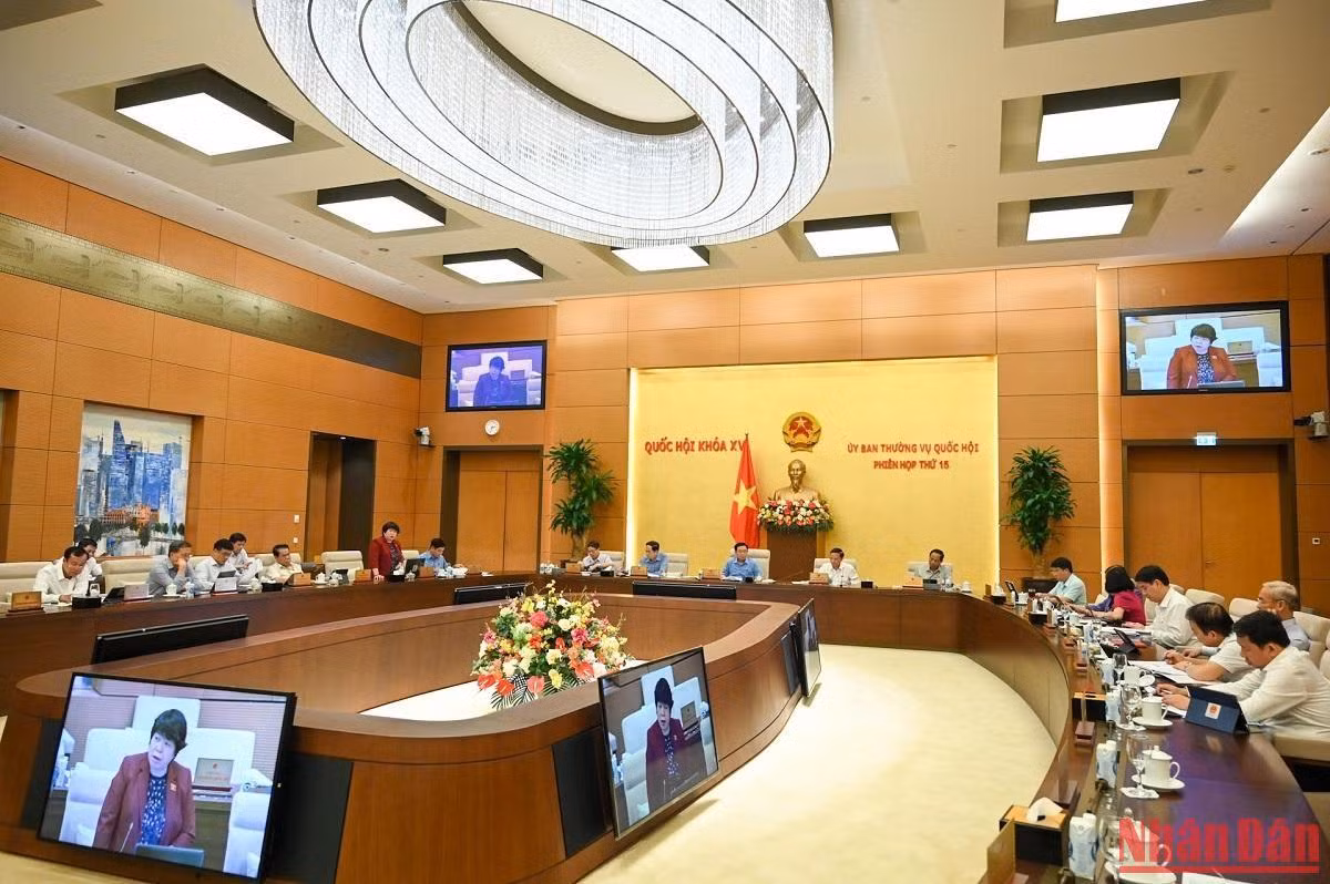 Quang cảnh phiên họp Ủy ban Thường vụ Quốc hội chiều 14/9. (Ảnh: DUY LINH)