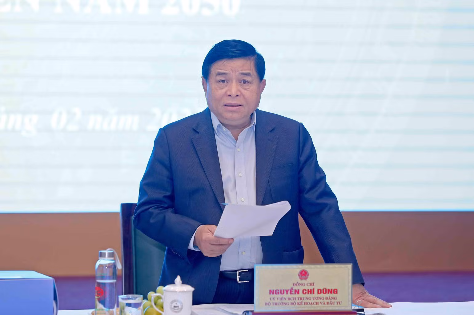 Bộ trưởng Kế hoạch và Đầu tư Nguyễn Chí Dũng phát biểu ý kiến tại hội nghị.