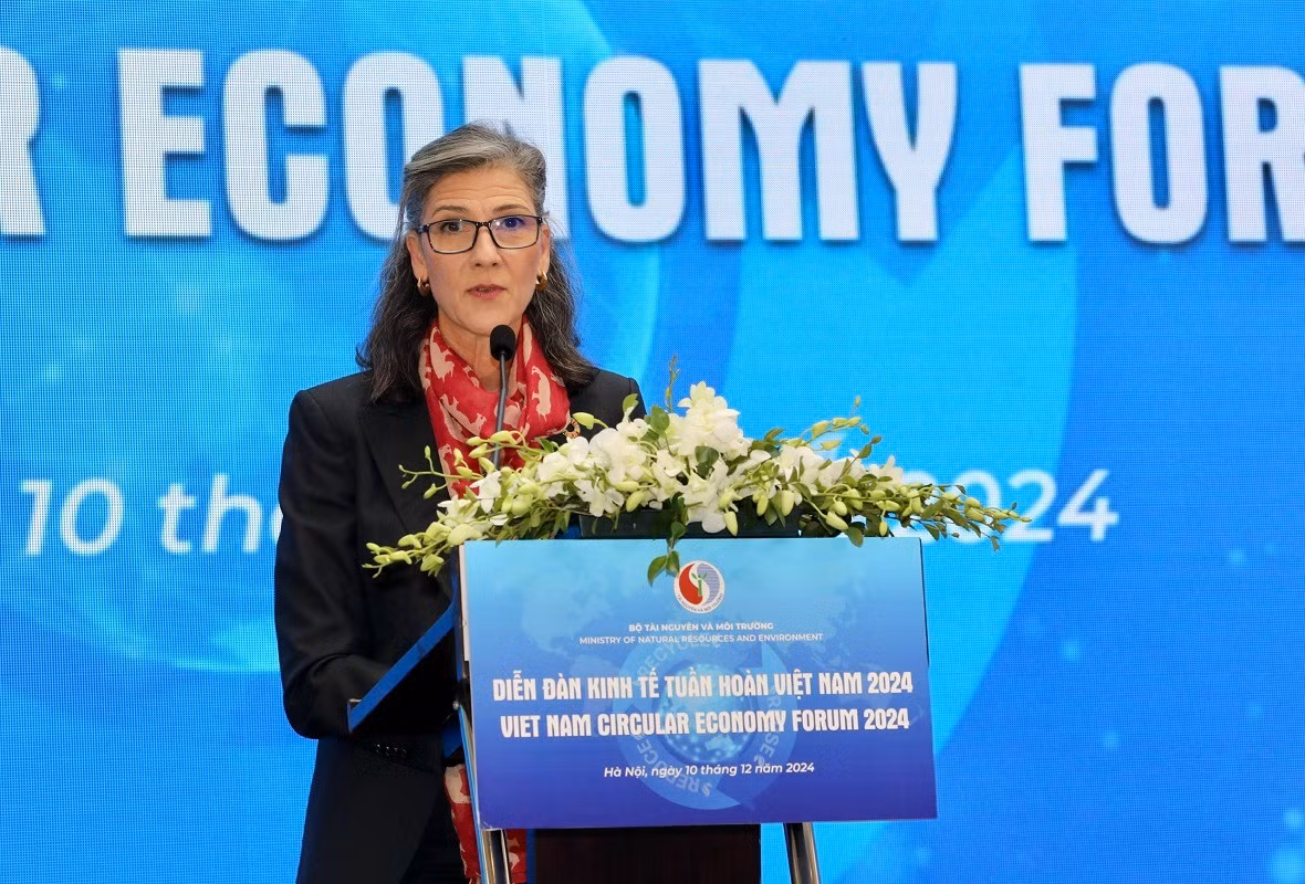 Bà Ramla Khalidi, Đại diện thường trú Chương trình Phát triển Liên hợp quốc (UNDP), phát biểu. Bà Ramla Khalidi, Đại diện thường trú Chương trình Phát triển Liên hợp quốc (UNDP), phát biểu.