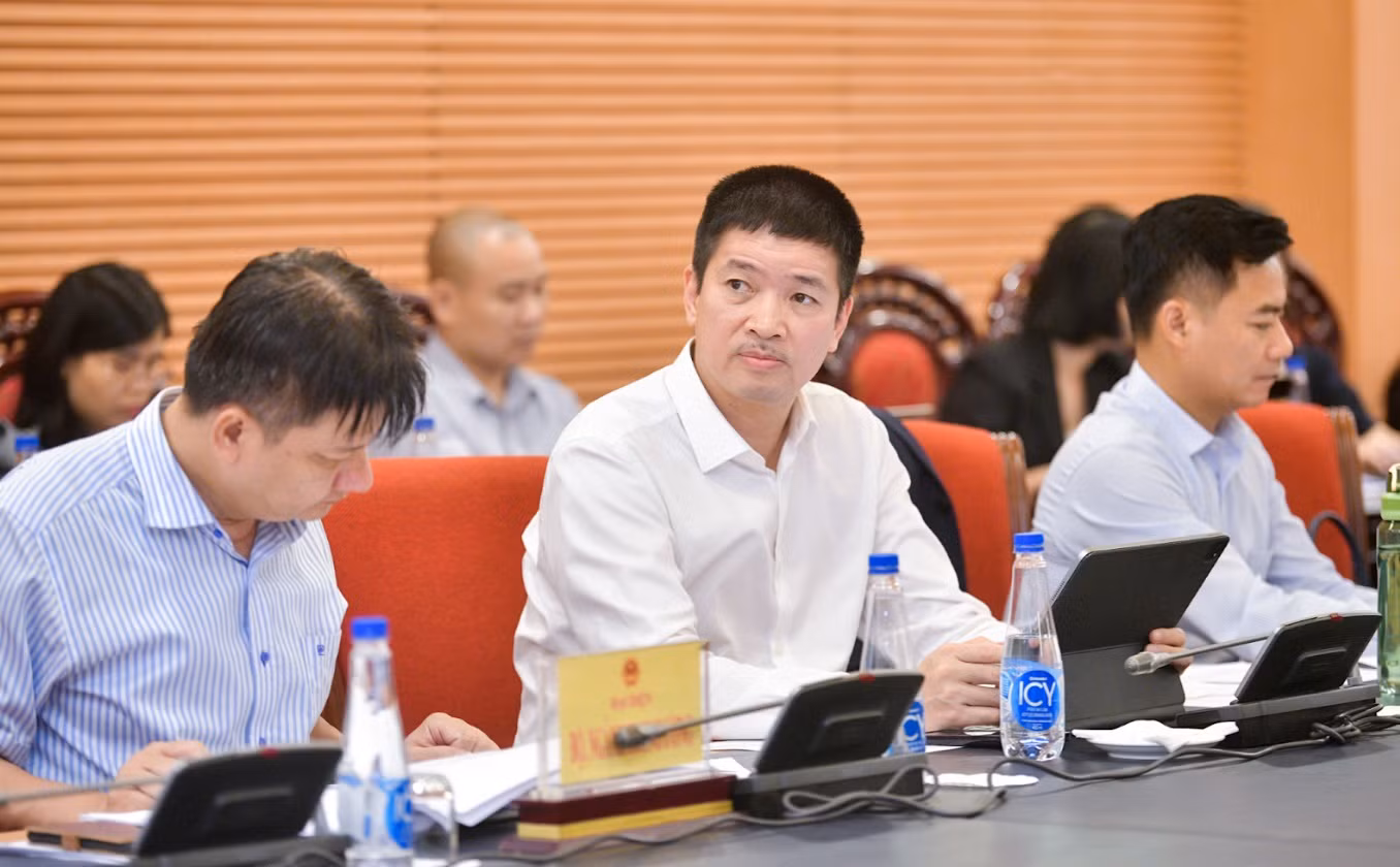 Ông Phan Đức Trung, Phó Chủ tịch Thường trực Hiệp hội Blockchain Việt Nam trong một phiên góp ý với Ủy ban Khoa học, Công nghệ và Môi trường của Quốc hội về các quy định về Tài sản số trong dự án Luật Công nghiệp công nghệ số.