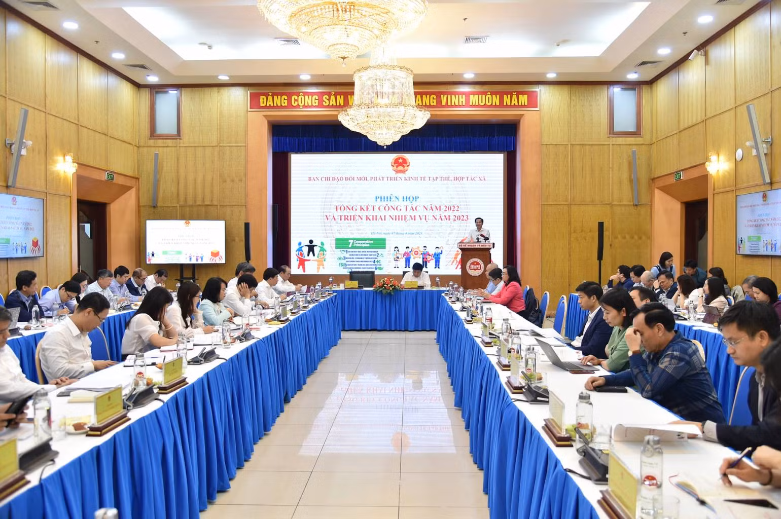 Quang cảnh phiên họp. (Ảnh: Quang Thương/VGP)