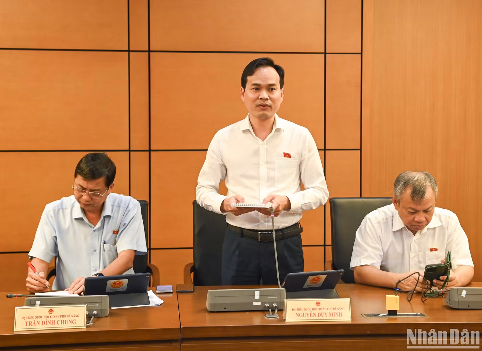 Đại biểu Nguyễn Duy Minh nêu ý kiến trong phiên thảo luận. (Ảnh: DUY LINH)