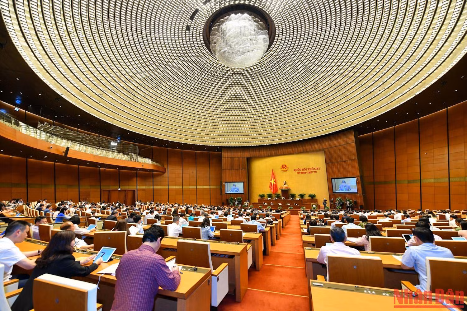 Quang cảnh phiên họp chiều 22/10. Ảnh: THỦY NGUYÊN