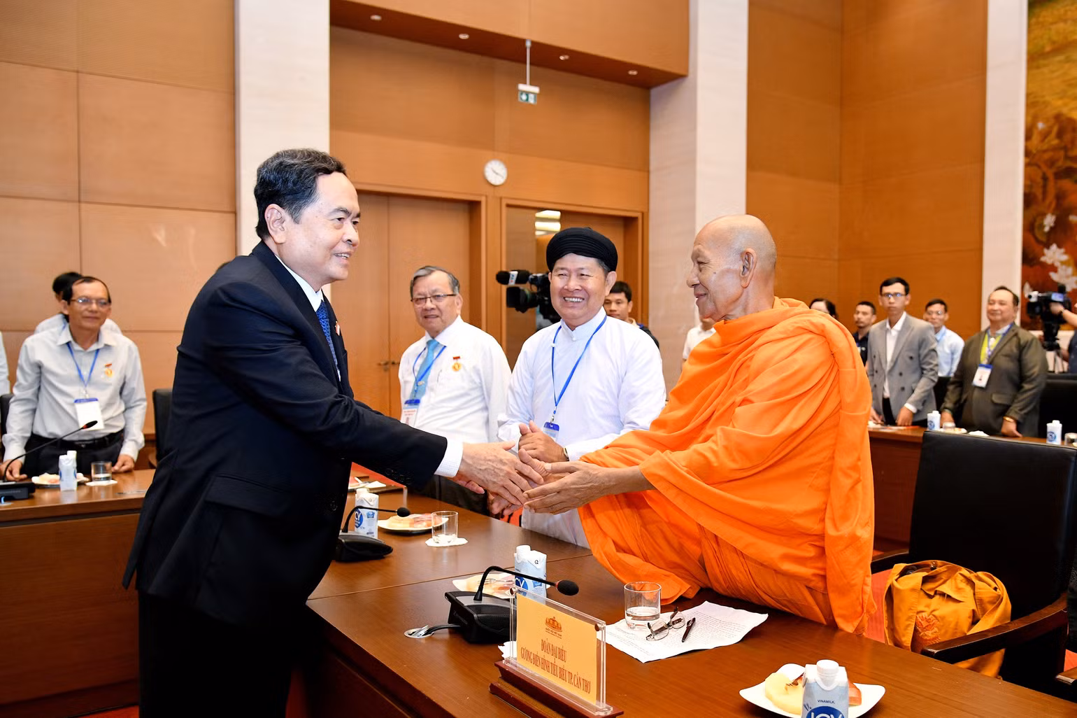 Phó Chủ tịch Thường trực Quốc hội Trần Thanh Mẫn gặp mặt Đoàn đại biểu gương điển hình tiêu biểu thành phố Cần Thơ. Phó Chủ tịch Thường trực Quốc hội Trần Thanh Mẫn gặp mặt Đoàn đại biểu gương điển hình tiêu biểu thành phố Cần Thơ.