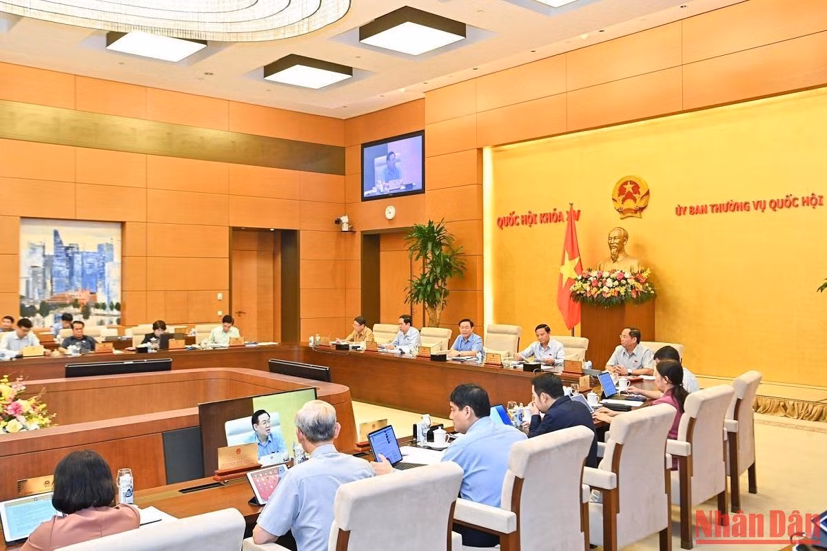 Phiên họp chuyên đề pháp luật của Ủy ban Thường vụ Quốc hội sáng 24/9.