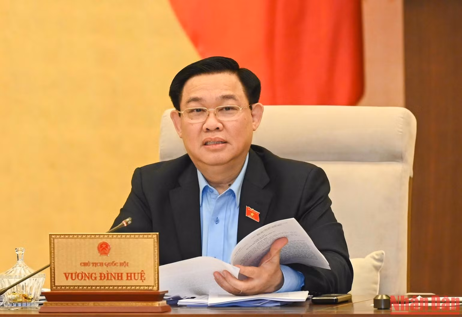 Chủ tịch Quốc hội Vương Đình Huệ phát biểu tại phiên họp. Chủ tịch Quốc hội Vương Đình Huệ phát biểu tại phiên họp.
