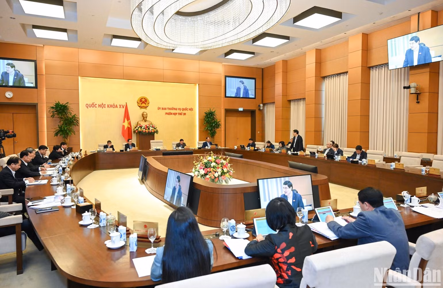 Quang cảnh phiên họp chiều 14/2. (Ảnh: DUY LINH)