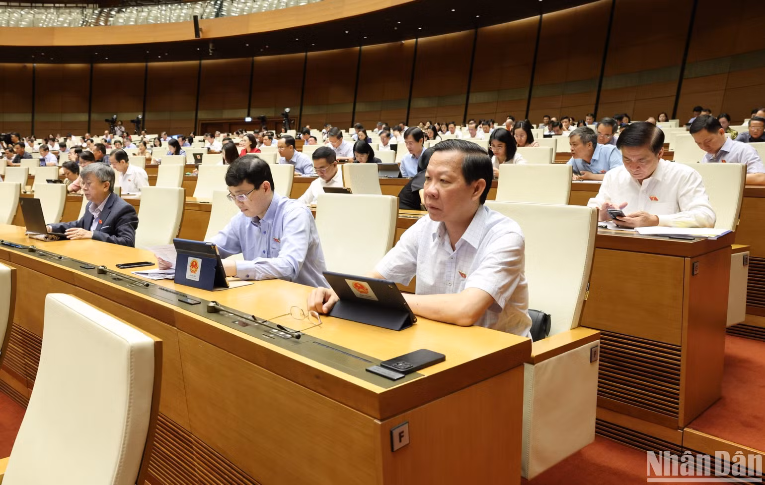 Các đại biểu dự phiên họp. (Ảnh: DUY LINH) Các đại biểu dự phiên họp. (Ảnh: DUY LINH)