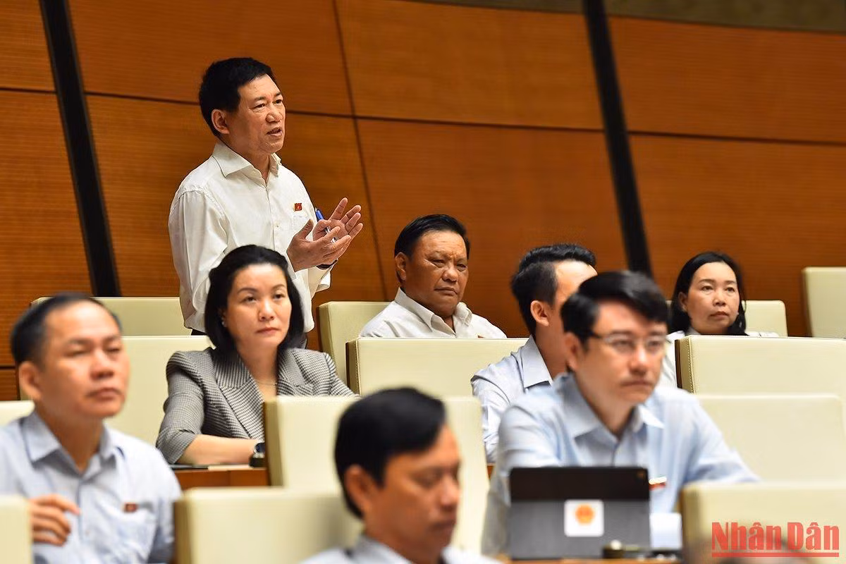 Bộ trưởng Tài chính Hồ Đức Phớc giải trình thêm về vấn đề thực hiện tự chủ tài chính. (Ảnh: THỦY NGUYÊN) Bộ trưởng Tài chính Hồ Đức Phớc giải trình thêm về vấn đề thực hiện tự chủ tài chính. (Ảnh: THỦY NGUYÊN)