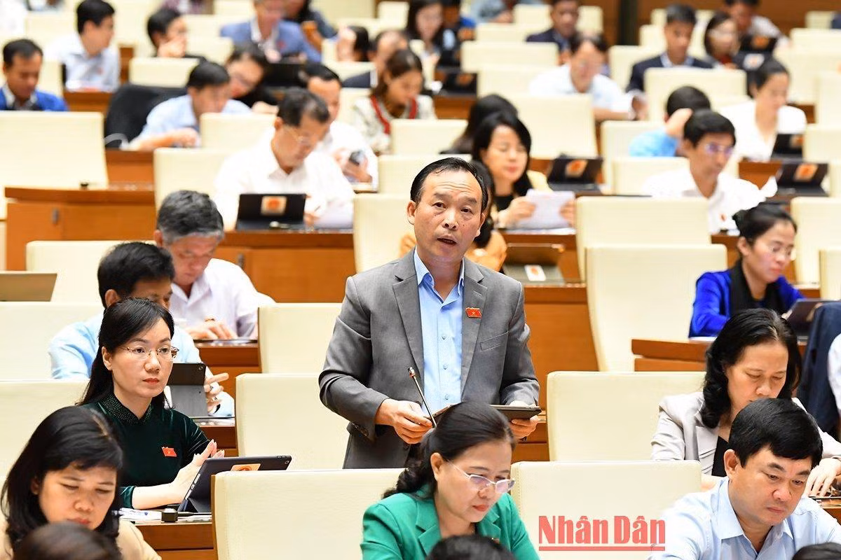 Đại biểu Trần Văn Tuấn (Bắc Giang) tham gia ý kiến thảo luận. (Ảnh: THỦY NGUYÊN)
