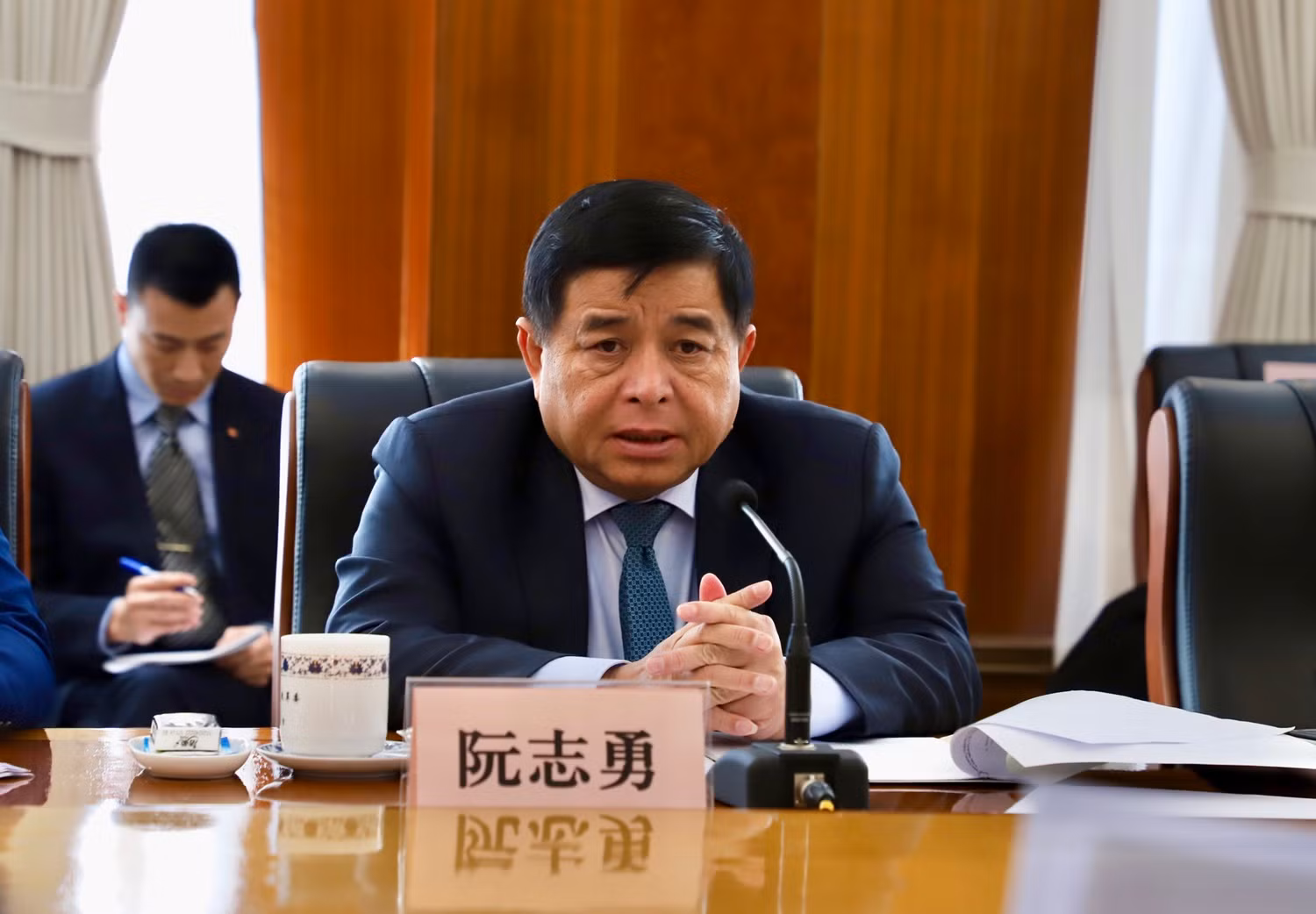 Bộ trưởng Nguyễn Chí Dũng phát biểu tại cuộc làm việc. Bộ trưởng Nguyễn Chí Dũng phát biểu tại cuộc làm việc.