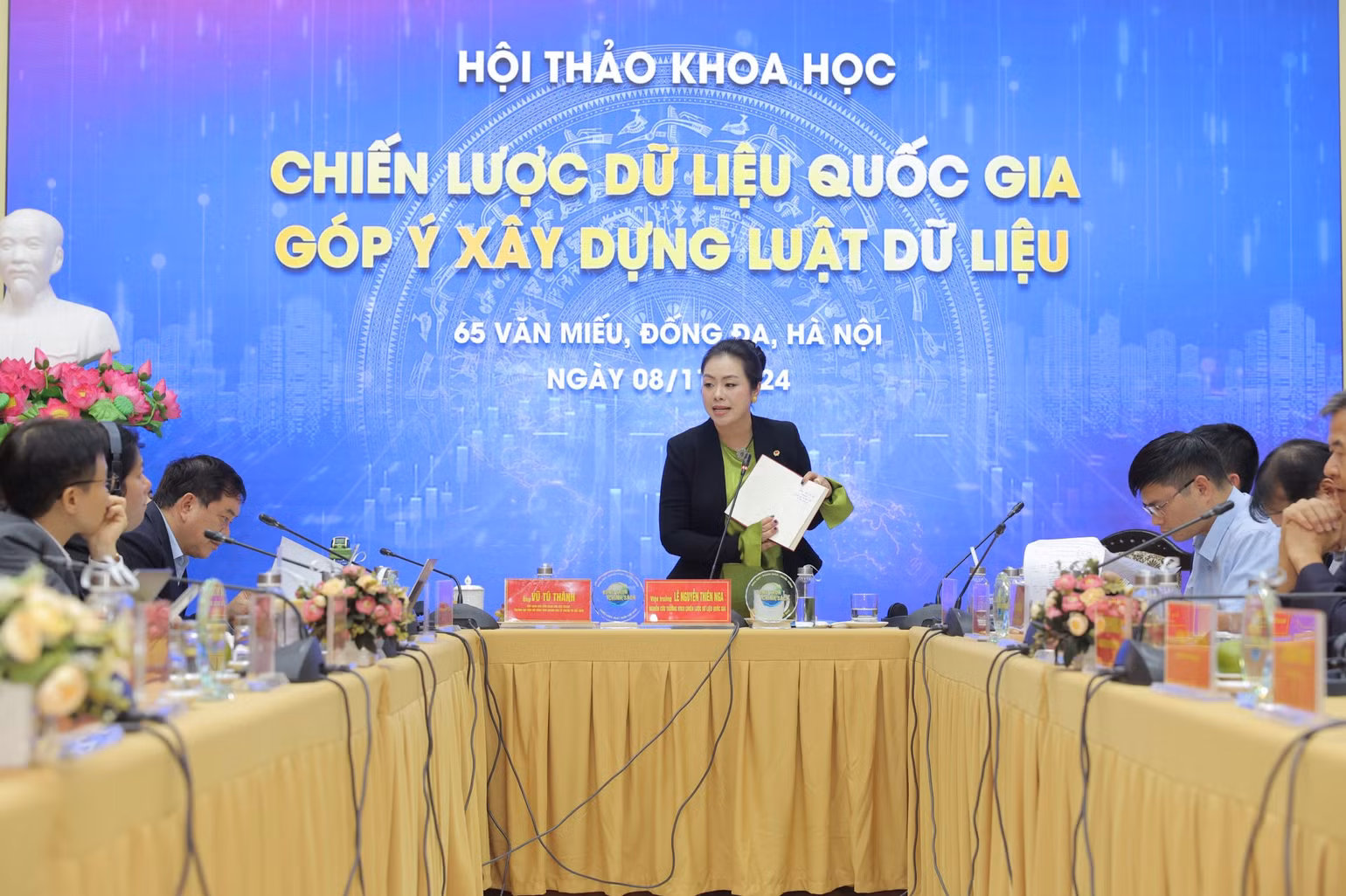 Bà Lê Nguyễn Thiên Nga, Viện trưởng Viện Quản trị Chính sách và Chiến lược phát triển, chủ trì Đề án “Từ Chính sách ra Cuộc sống”, phát biểu tại hội thảo.