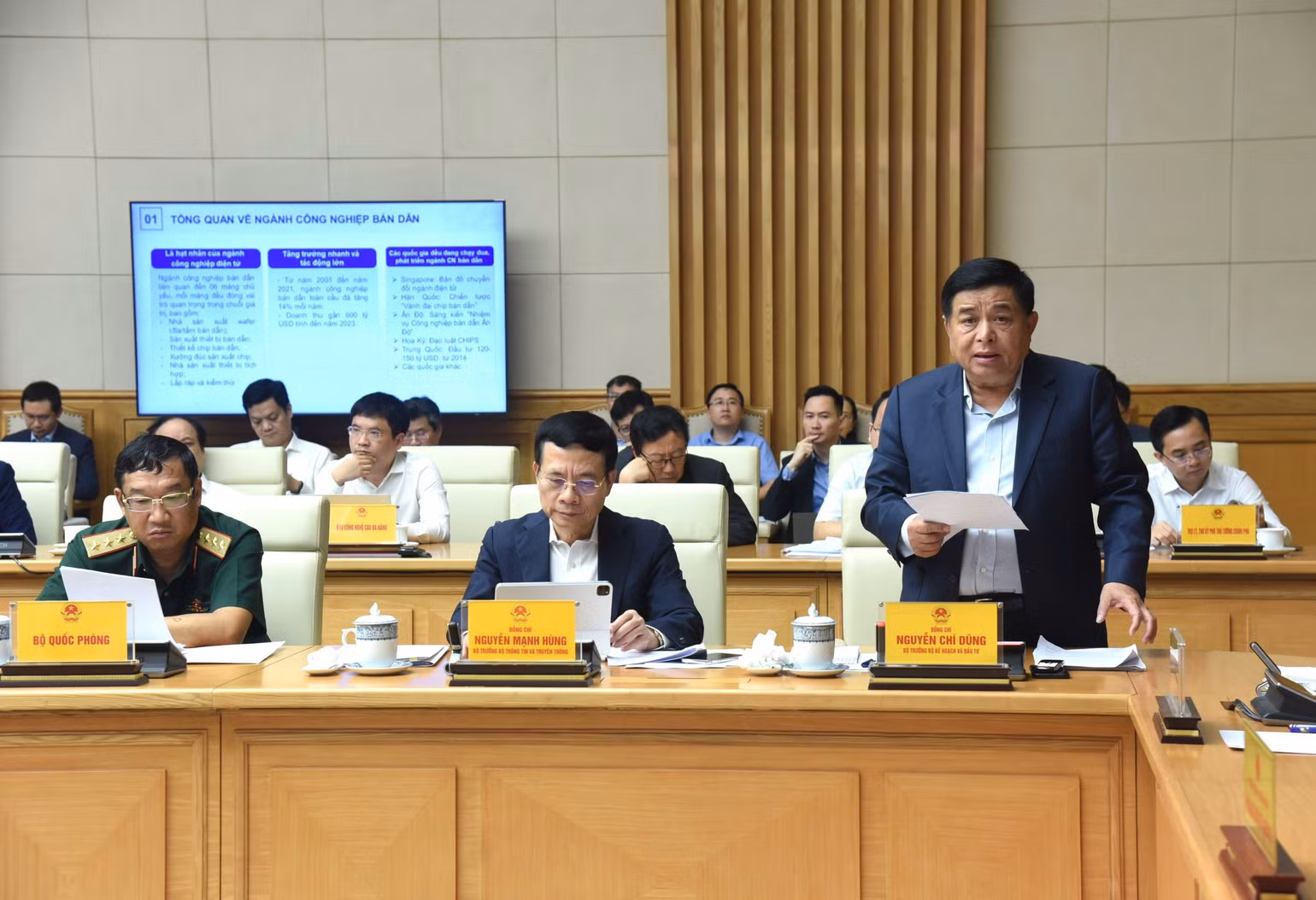 Bộ trưởng Nguyễn Chí Dũng khẳng định, Việt Nam đang có cơ hội “nghìn năm có một” để tham gia vào chuỗi giá trị ngành công nghiệp bán dẫn toàn cầu.