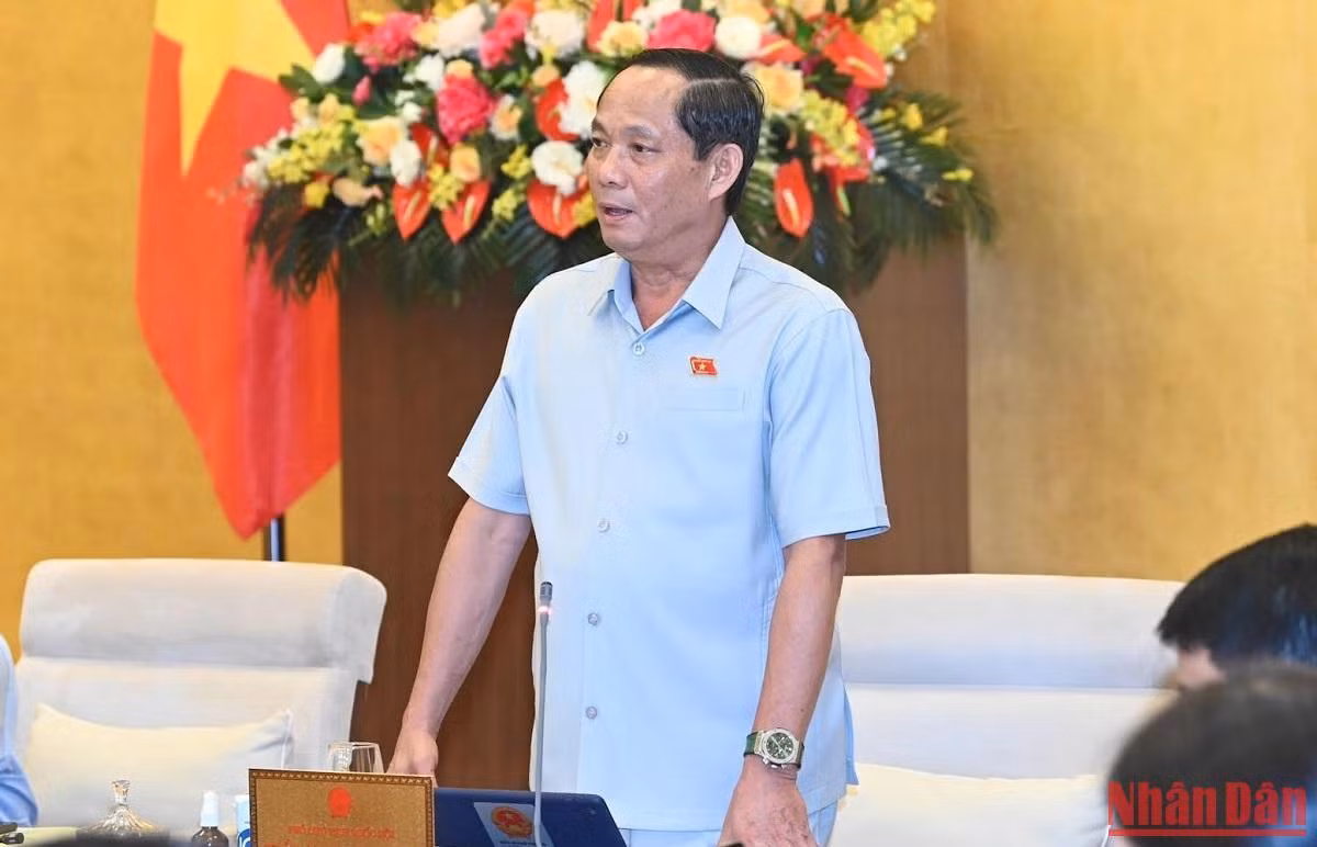 Phó Chủ tịch Quốc hội Trần Quang Phương phát biểu tại phiên họp. (Ảnh: DUY LINH) Phó Chủ tịch Quốc hội Trần Quang Phương phát biểu tại phiên họp. (Ảnh: DUY LINH)